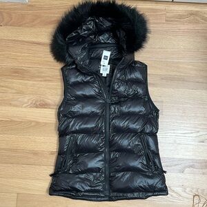 NWT Gap Primaloft Vest with Faux Fur - XS